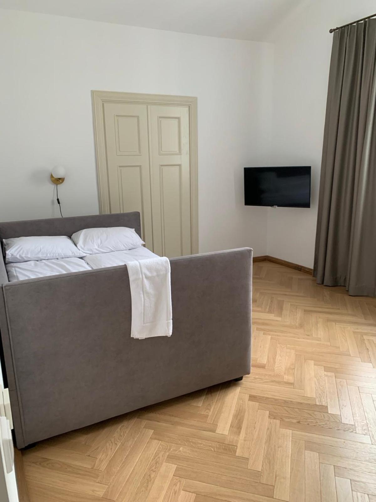 Kaunas Embassy Apartments Buitenkant foto